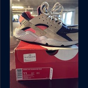 Nike WMNS Air Huarache Run Sneakers